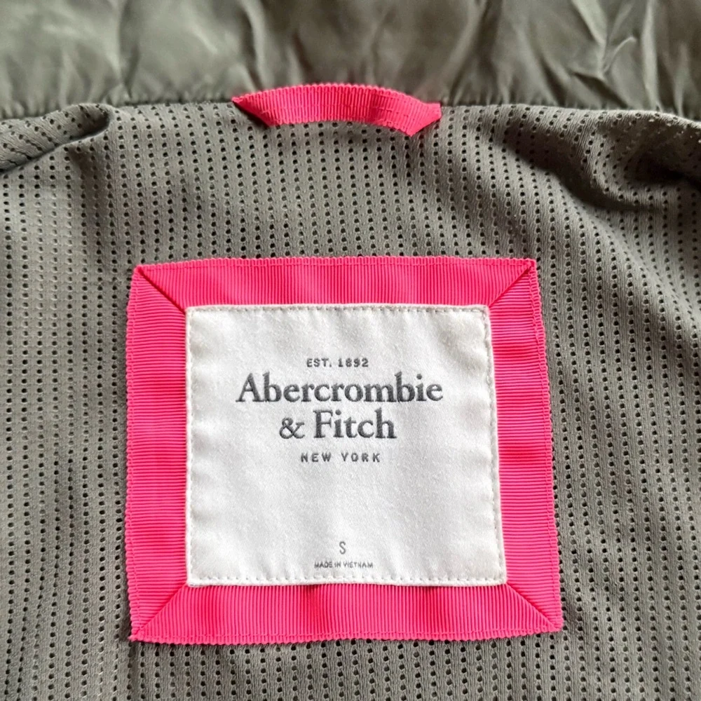 ✝️ A&F | LIKE NEW • Army Green Lightweight Jacket - Picture 3 of 12